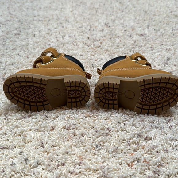 Baby/toddler size 2 wonder nation boots. - Picture 2 of 5